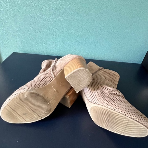 Booties - Picture 3 of 4